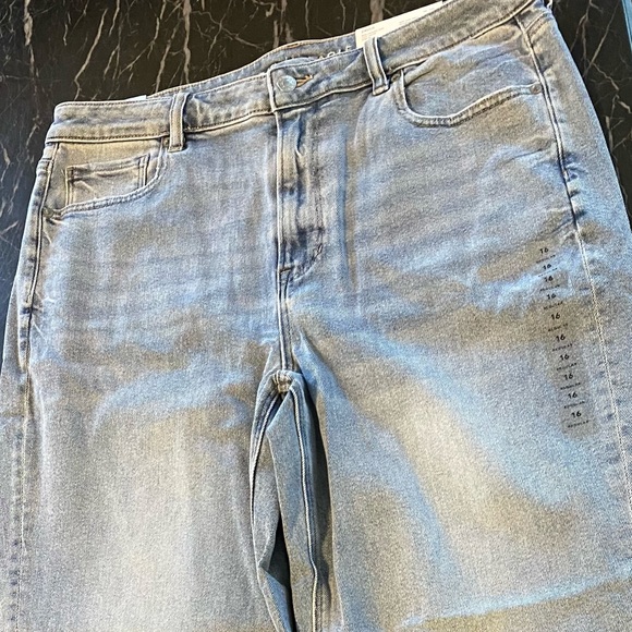NWT American eagle mom jeans - Picture 2 of 5